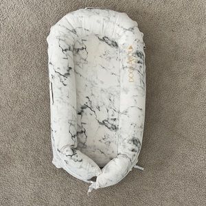 Deluxe+ Dock - Carrara Marble DockATot